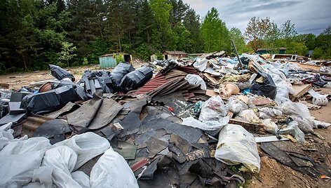 Nelegalus sąvartynas sostinės Mildos gatvėje