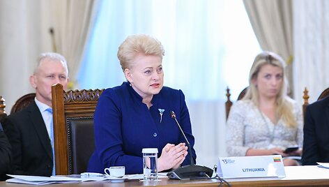 Prezidentė dalyvavo Trijų jūrų iniciatyvos vir&scaron;ūnių susitikime Bukare&scaron;te