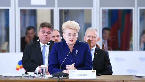 Prezidentė dalyvavo Trijų jūrų iniciatyvos vir&scaron;ūnių susitikime Bukare&scaron;te