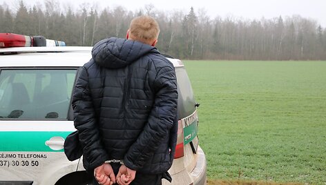 Kaune mi&scaron;ke surasti pasislėpę sodybą apvogę vyrai