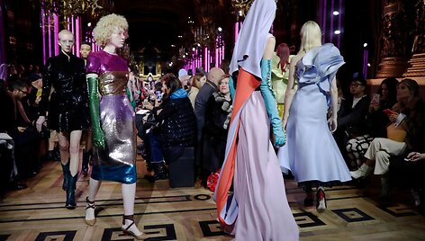 &bdquo;Schiaparelli&ldquo; 2019 m. pavasario ir vasaros kolekcijos modelis