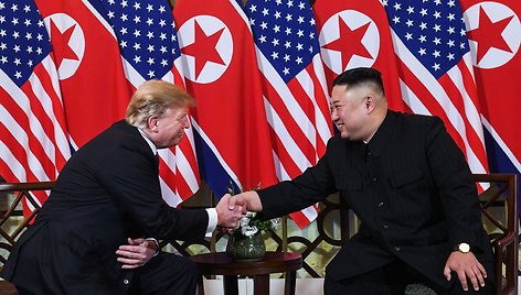 D.Trumpo ir Kim Jong Uno susitikimas Vietname