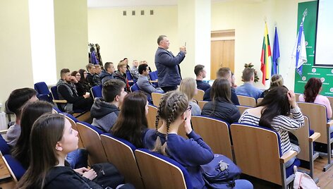 Moksleiviai dalyvavo atvirų durų dienos renginyje