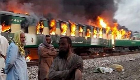 Gaisras traukinyje Pakistame