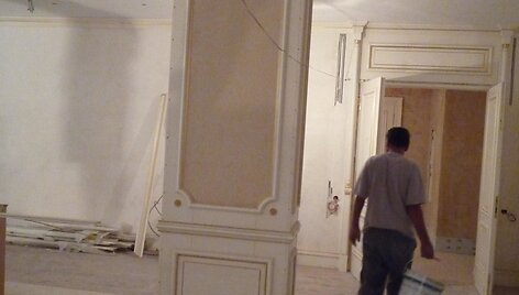 Vladimiro Putino rūmų koridorius su kokteilių baru