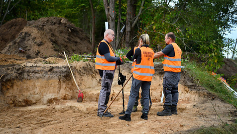 Archeologai Lazdėnuose aptiko 14 karių palaikų bendrame kape