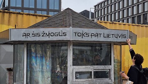 Dovydo Laurinaičio performansas &bdquo;Ar &scaron;is žmogus toks pat lietuvis kaip tu?&ldquo;