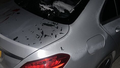 Į kaimynų kiemą įsibrovęs vyras ėmė niokoti kauniečių &scaron;eimos turtą