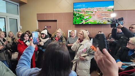 Alytaus pedagogai kyla į akciją dėl atleistos etikos mokytojos