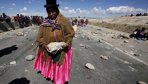 Bolivijos gyventojai protestuoja dėl geresnio susisiekimo keliais