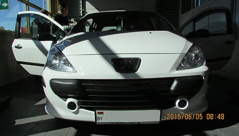 Kontrabandai pritaikytas automobilis &bdquo;Peugeot&ldquo;