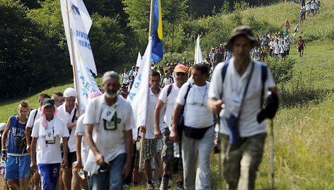 Žygis i&scaron; Srebrenicos į Sarajevą siekia pagerbti žudynių aukas