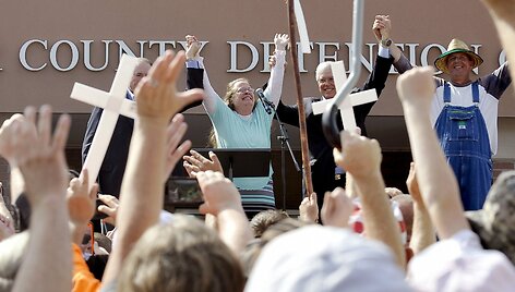Kim Davis paleista i&scaron; are&scaron;tinės