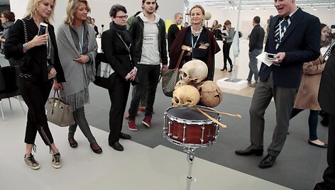 &bdquo;Frieze&ldquo; &scaron;iuolaikinio meno mugė Londone
