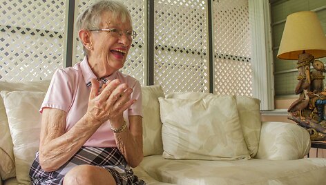 Mary Helen Abbott, 77 metai