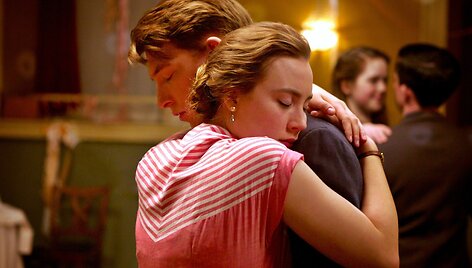 Kadras i&scaron; oskarui nominuoto filmo &bdquo;Brooklyn&ldquo;