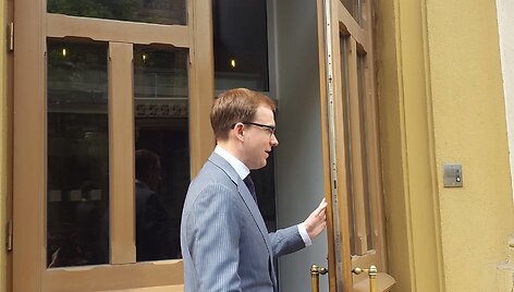 Vytautas Gap&scaron;ys atvyksta į apklausą STT