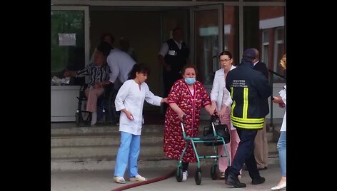 evakuojami-kauno-akiu-klinikos-pacientai-ir-darbuotojai