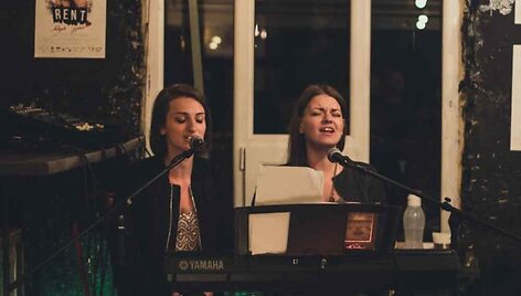 Kajetana Ageikinaitė ir Greta Pauk&scaron;tė. Koncerto La Vie Boheme @Vijokliai akimirka