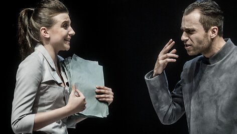 Spektaklis &bdquo;Bestuburiada&ldquo;