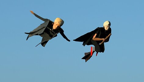 Nuotoliniu būdu valdomi skraidantys kandidatai &ndash; Hillary Clinton ir Donaldas Trumpas