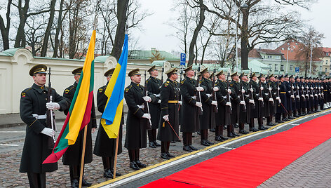 Lietuvoje vie&scaron;i Ukrainos kariuomenės vadas