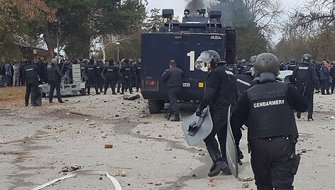 Bulgarijos pabėgėlių stovykloje migrantai susirėmė su policija
