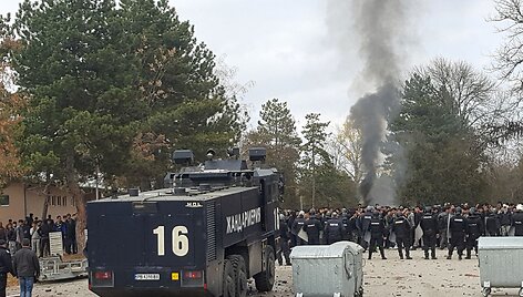 Bulgarijos pabėgėlių stovykloje migrantai susirėmė su policija