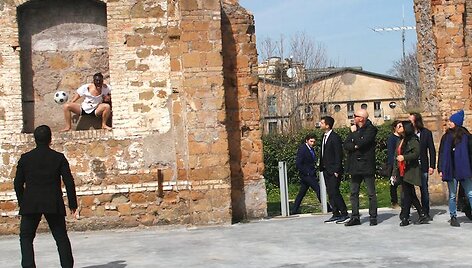Spektaklis &bdquo;Eglė žalčių karalienė&ldquo; Italijoje