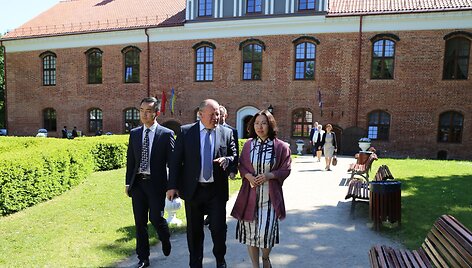 Kauno rajono savivaldybė svečius i&scaron; Kinijos priėmė Raudondvario dvare
