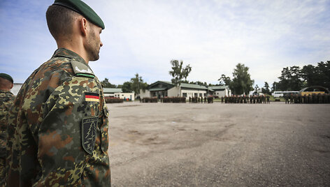 Rukloje vyko NATO prie&scaron;akinių pajėgų bataliono kovinės grupės rotacijų ir vadovybės pasikeitimo ceremonija