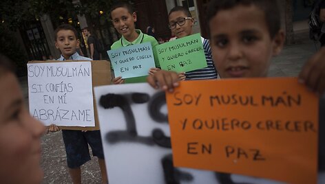 Ispanijoje po atakų musulmonai protestavo prie&scaron; antiislami&scaron;kus nusikaltimus