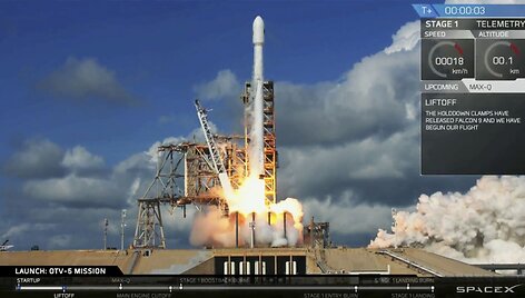 &bdquo;SpaceX&ldquo; sėkmingai i&scaron;kėlė į orbitą eksperimentinį daugkartinį erdvėlaivį robotą X-37B