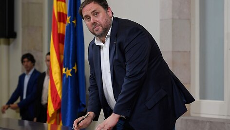 Katalonijos lyderiai pasira&scaron;ė atidėtą nepriklausomybės deklaraciją