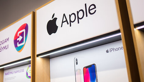 Naujasis &bdquo;iPhone X&ldquo; i&scaron;graibytuvės &bdquo;Telia&ldquo; salone