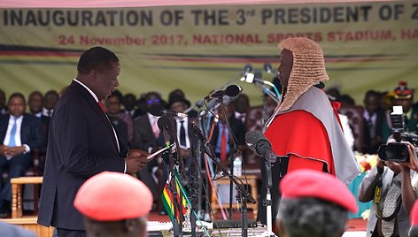 Emmersonas Mnangagwa prisaikdintas Zimbabvės prezidentu