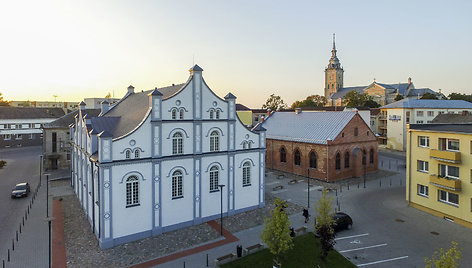 „Baltosios“ ir „Raudonosios“ sinagogų kompleksas Joniškyje