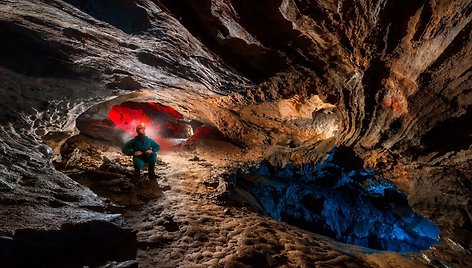 Kuneo urvuose pozuojantis fotografas Paolo Lombardi