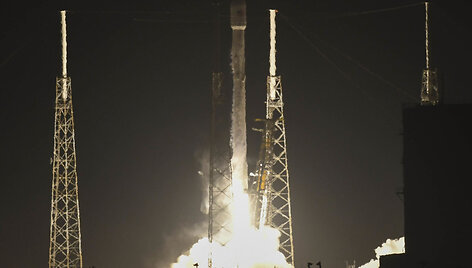 &bdquo;SpaceX&ldquo; paleido mįslingą JAV vyriausybės kosminį aparatą &bdquo;Zuma&ldquo;