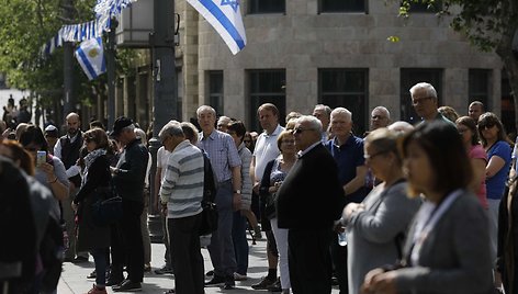 Izraelis dviem tylos minutėmis paminėjo Holokausto aukas