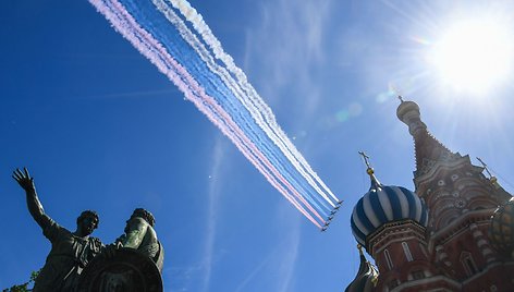 Maskvos Raudonojoje aikštėje prasidėjo Pergalės dienos paradas