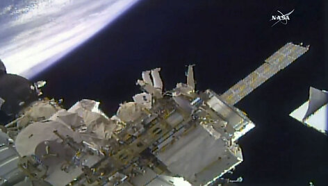 NASA astronautai prie TKS sumontavo naujas auk&scaron;tos rai&scaron;kos kameras