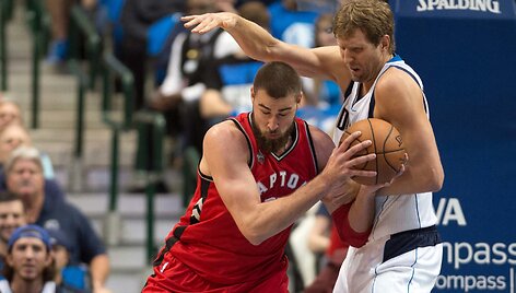 Jonas Valančiūnas ir Dirkas Nowitzki