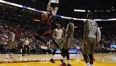 Jonas Valančiūnas ir Hassanas Whiteside'as