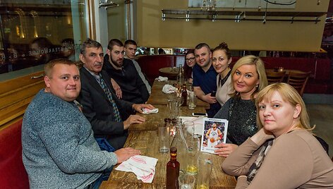 Akimirka i&scaron; Londono lietuvių susitikimo su Jonu Valančiūnu
