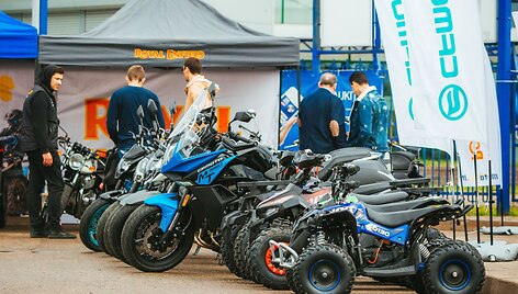 Vilniuje prasidėjo dviejų dienų automobilių ir motociklų paroda &bdquo;Auto Bazar 2019&ldquo;