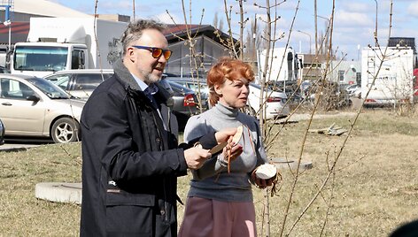 &bdquo;Fielmann&ldquo; indėlis tvariai gerovei &ndash; &scaron;eimos tradicija tapęs medžių sodinimas, akiniai i&scaron; perdirbto ir celiuliozės acetato