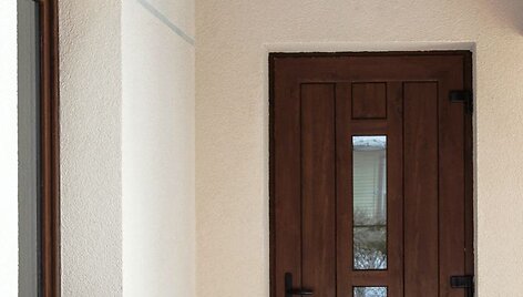Patarimai naujakuriams: kaip i&scaron;sirinkti kokybi&scaron;kus langus ir duris