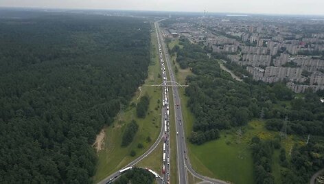 Vilkikų avarija prie prekybos centro &bdquo;Mega&ldquo;