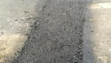 Sugadinto asfalto atitaisymo darbai Kauno Lazdijų gatvėje